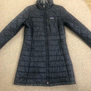 Patagonia Women's Long Quilted Puffer Jacket - Dark Blue